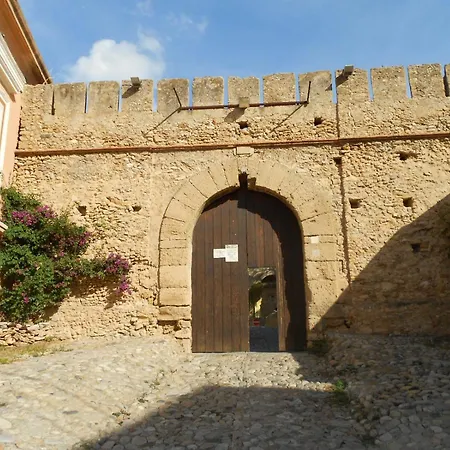 Re Carlo & Apartment *