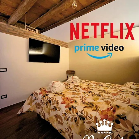 Re Carlo & Apartment *