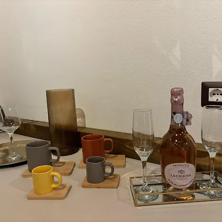 Re Carlo & Apartment *