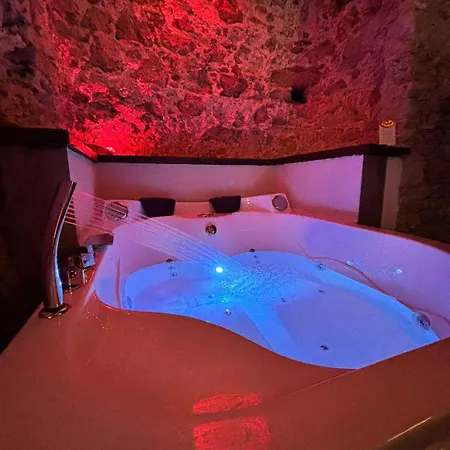 Re Carlo & Apartment *